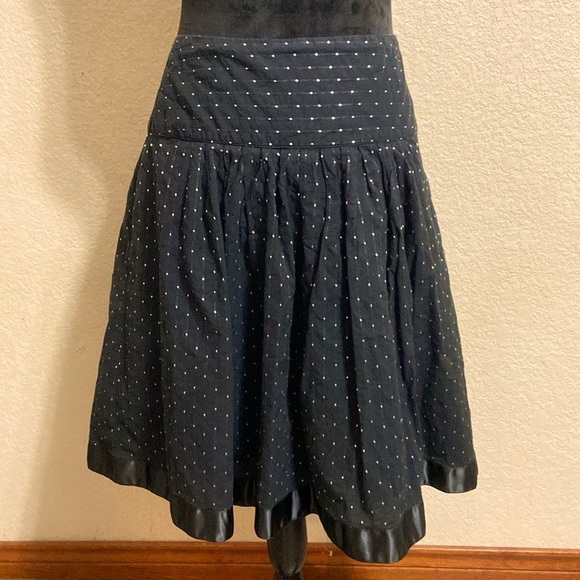 The Limited Skirt - Picture 4 of 7